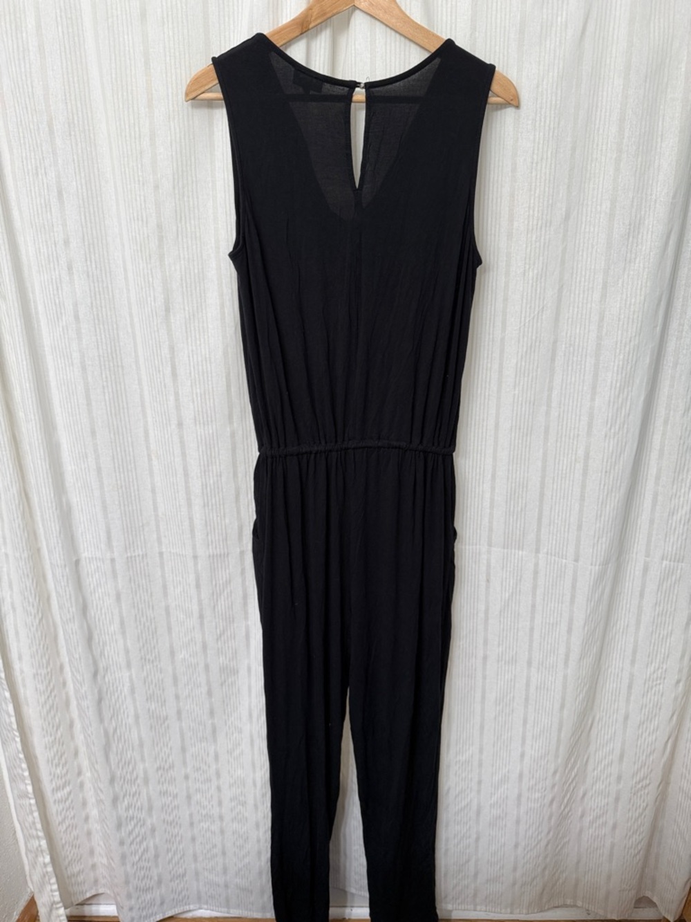 🌈5/$25 BUNDLE! Mossimo Black Drape Neck Jumpsuit with Pockets - Picture 2 of 7